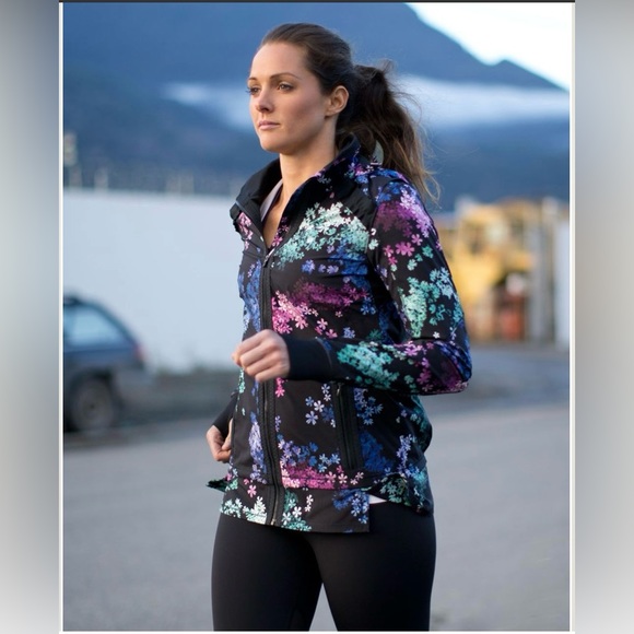 Lulu Lemon Run: Bandit Jacket in retired 2013 pattern - Picture 1 of 10
